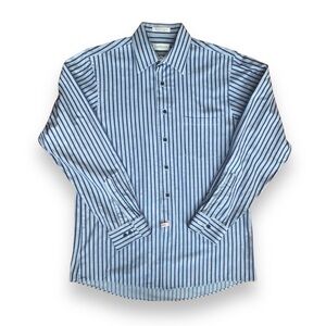 Mens wrinkle free dress shirt Van Heusen blue stripes size 15-15.5; 34/35 Medium